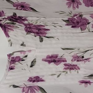 Torrid.  3/4  sleeve Purple/ White Blouse.. ..New w/o Tags..